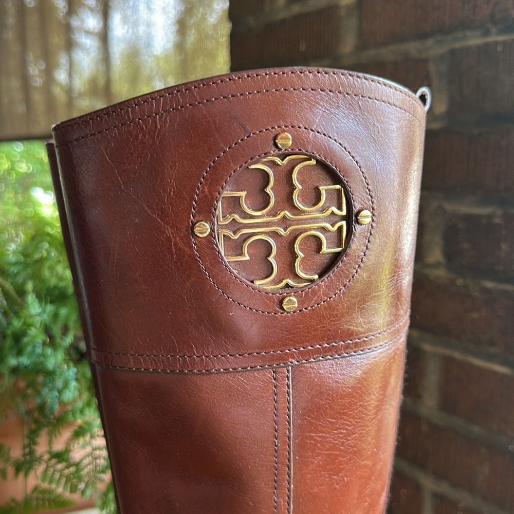 Tory Burch Kieran gold logo brown leather tall equestrian/riding boots. Size 6.5 - Picture 3 of 15